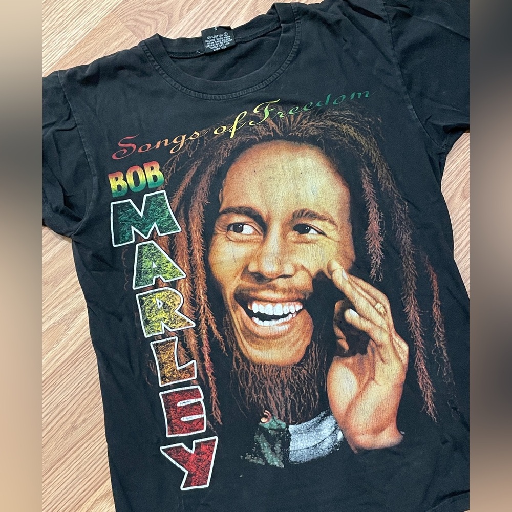 HOT ICE Songs of Freedom Bob Marley Graphic tee